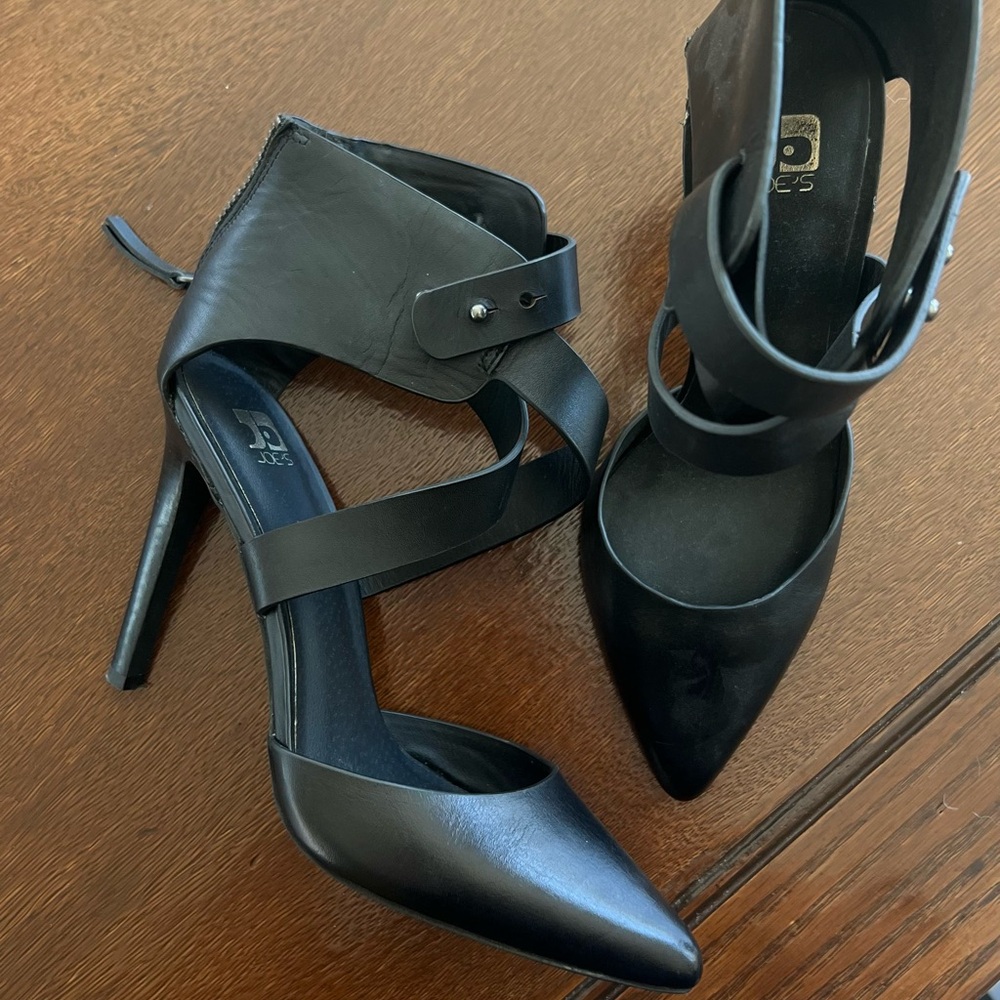 Joes cross over pumps